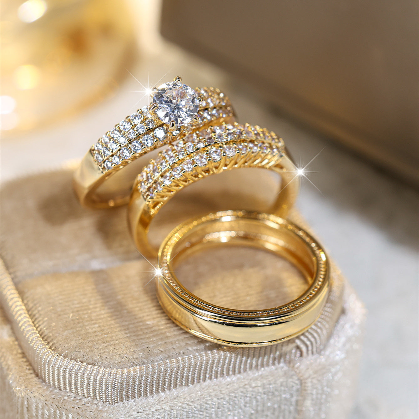 A Stunning Bridal Ring Set Featuring a Glamorous And Elegant Three-Piece Design for Banquet Parties.